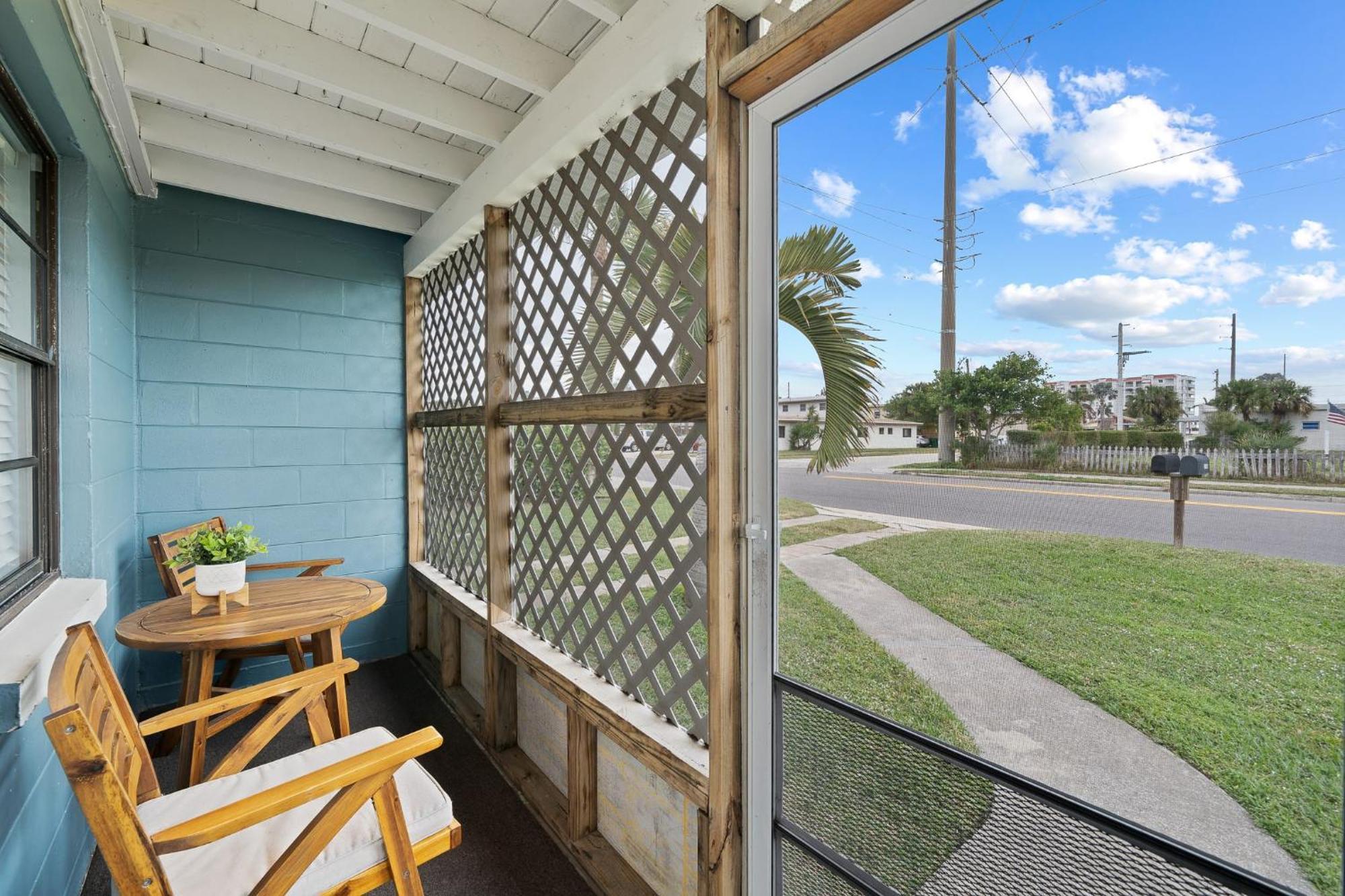 Downtown Cottage - Walk To The Beach & Restaurants Cocoa Beach Exterior photo